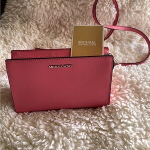 Micheal Kors jet set medium crossbody bag logo